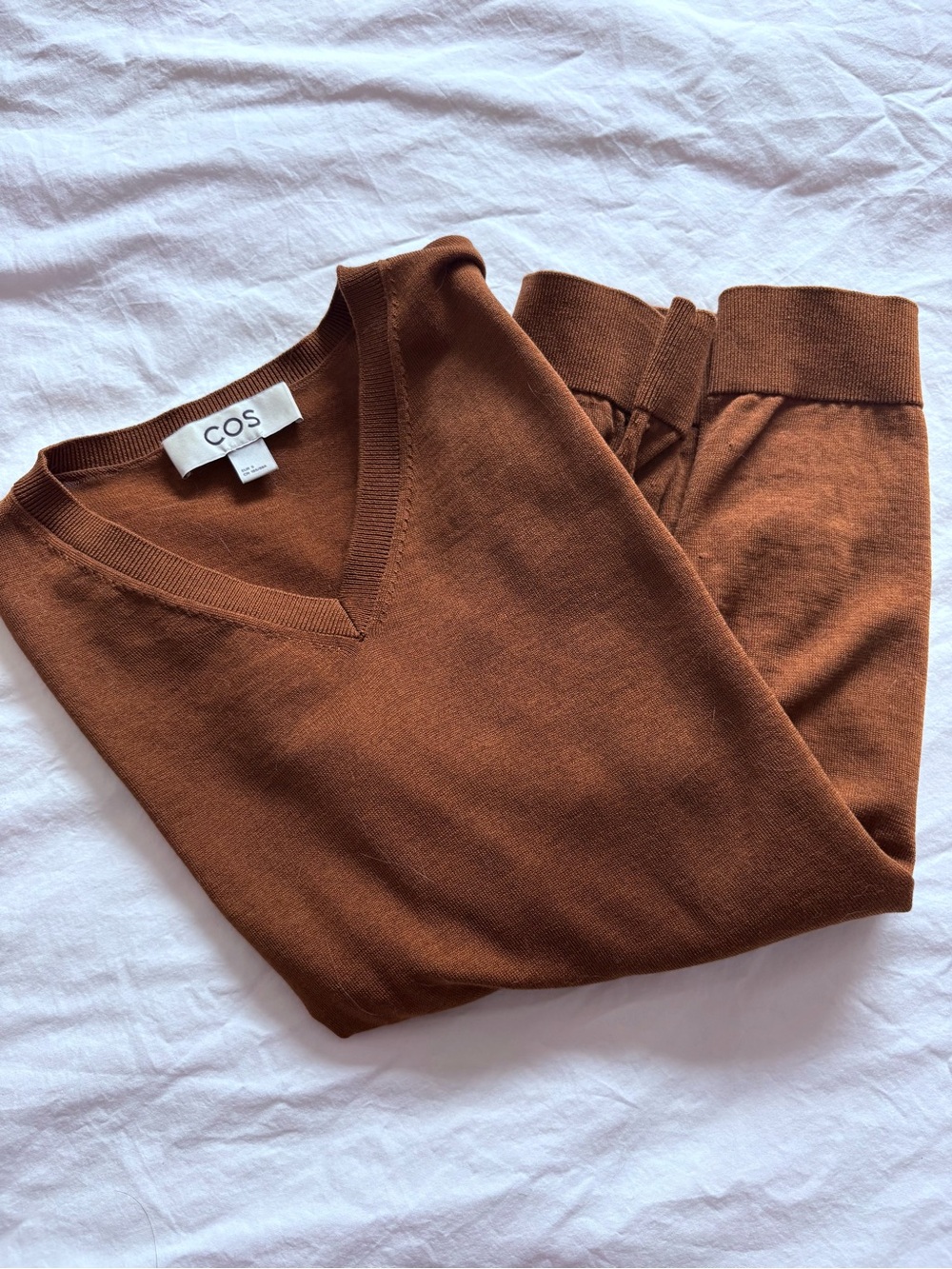 COS V-Neck short sleeve Knit Sweater - Picture 3 of 3